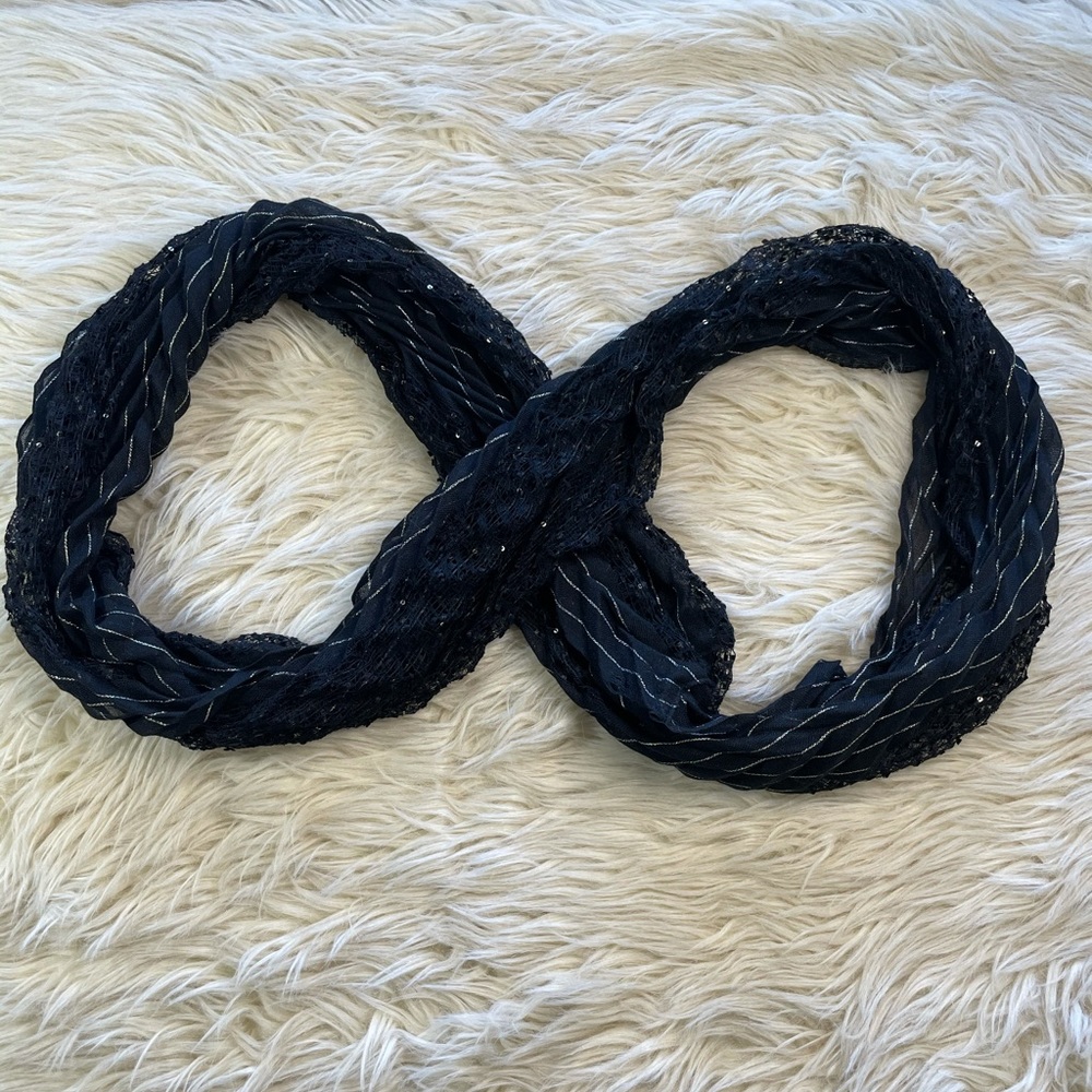 Metallic Sparkle eyelet infinity scarf - Picture 5 of 8